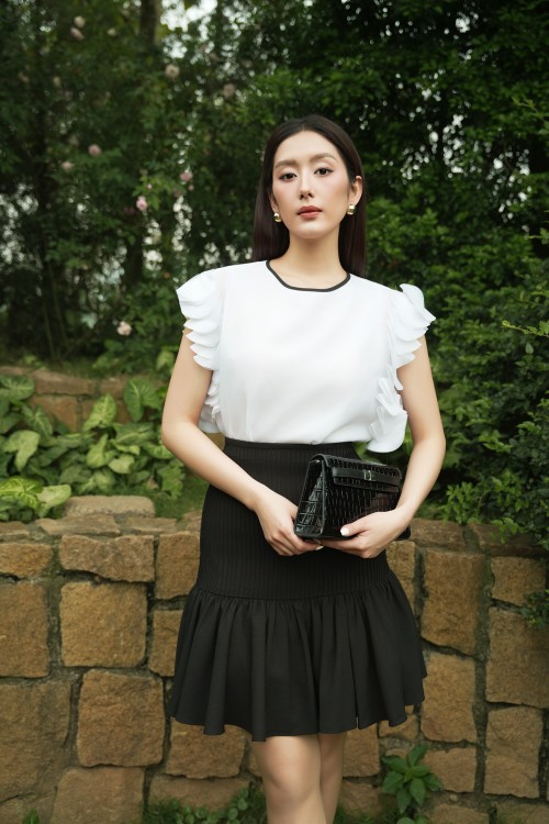 Sixdo Black Woven Mini Skirt